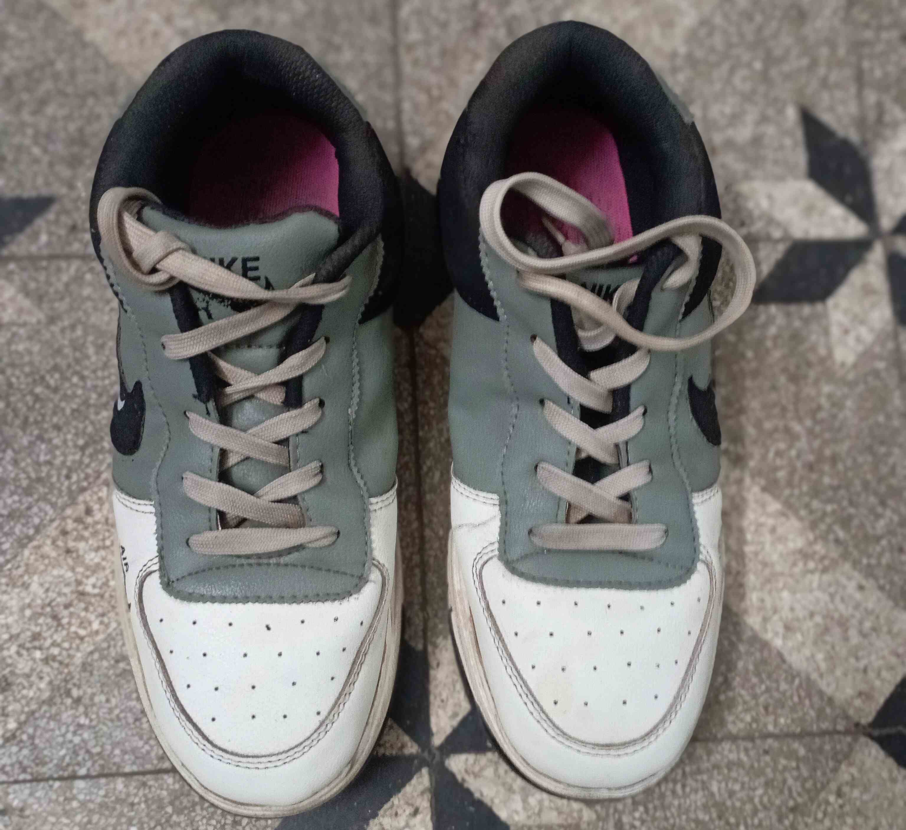 Shoe before cleaning